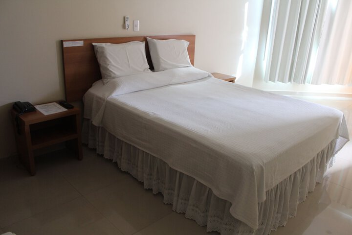 Room 6 of 25