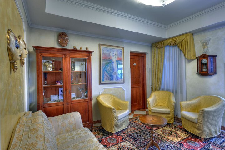 Hotel Interior 4 of 19