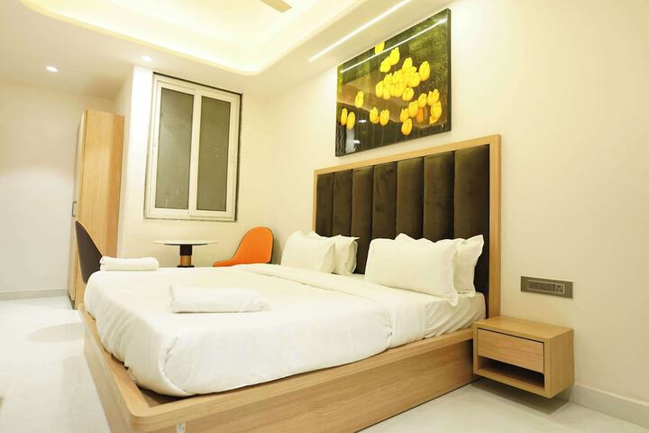 Room 13 of 21
