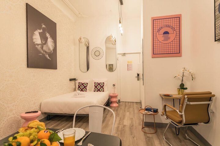Room 14 of 90