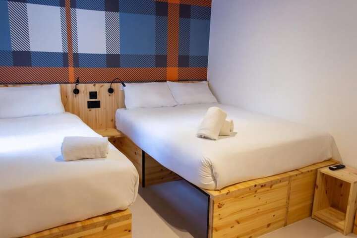 Room 10 of 43