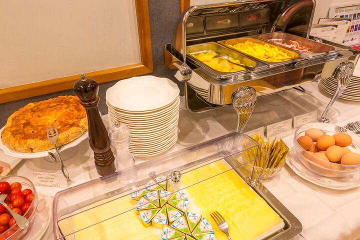Dining 101 of 111