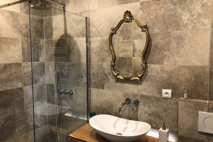 Room 89 of 144