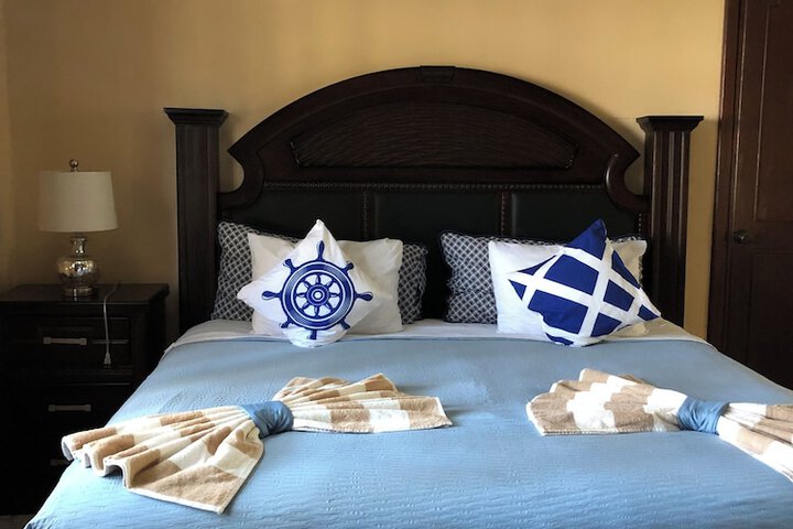 Room 34 of 170