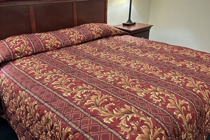 Room 6 of 15