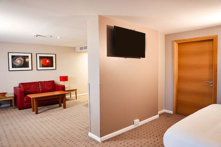 Room 11 of 121