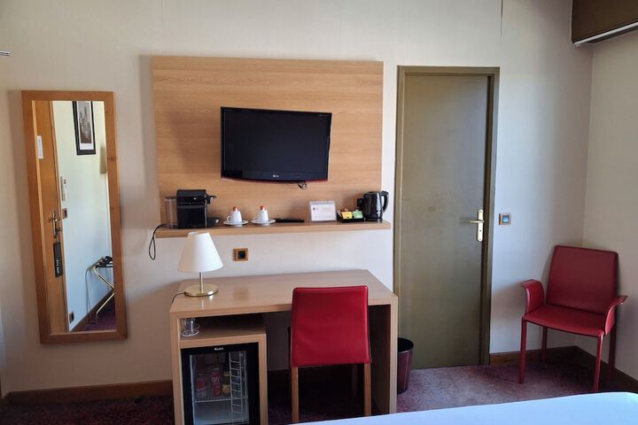 Room 9 of 81