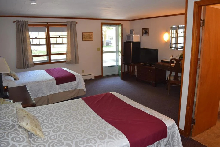 Room 6 of 11