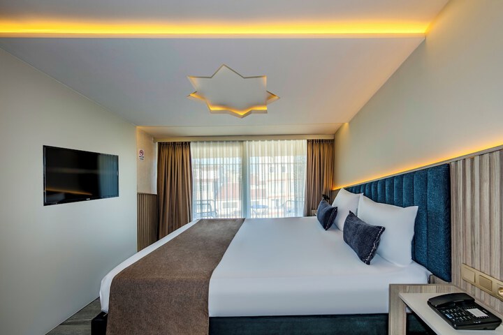 Room 9 of 51