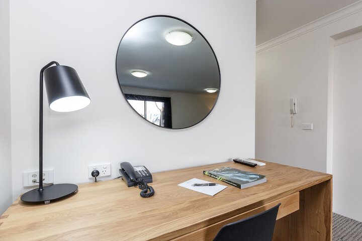 Room 21 of 34