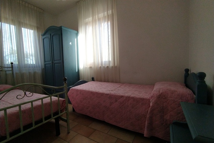 Room 8 of 42
