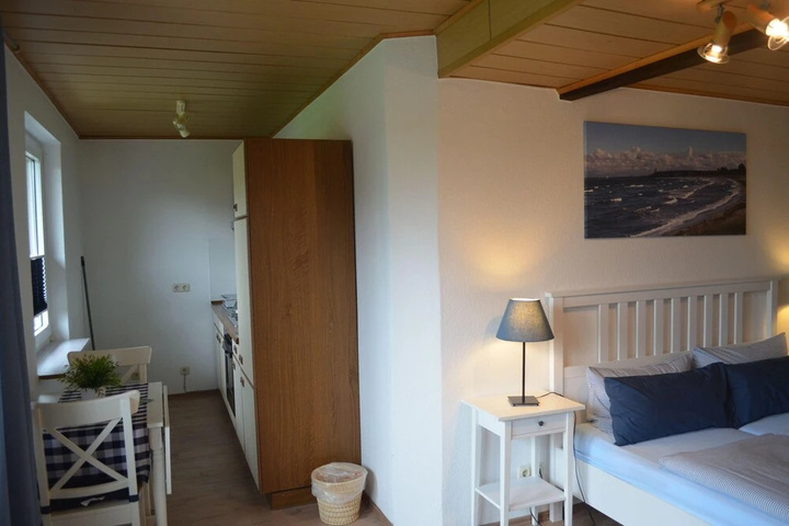 Room 4 of 10