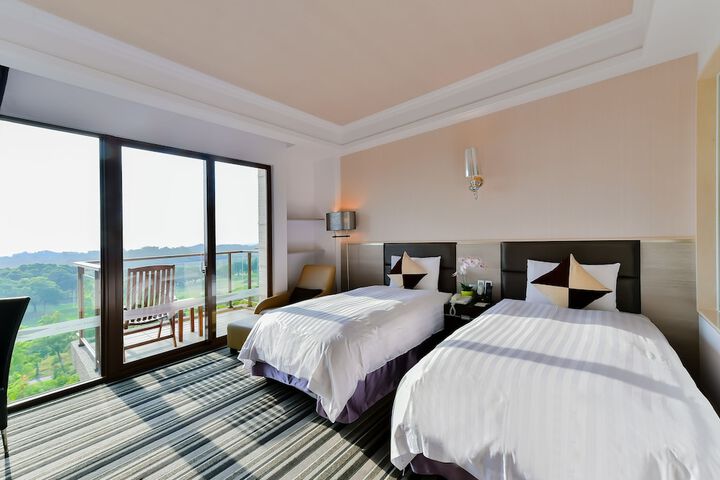 Room 3 of 37