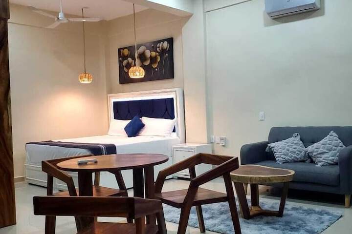 Room 3 of 27