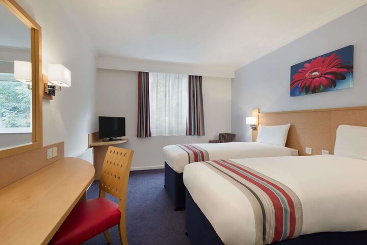 Room 6 of 22
