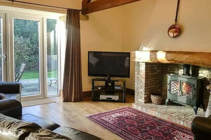 Room 5 of 9