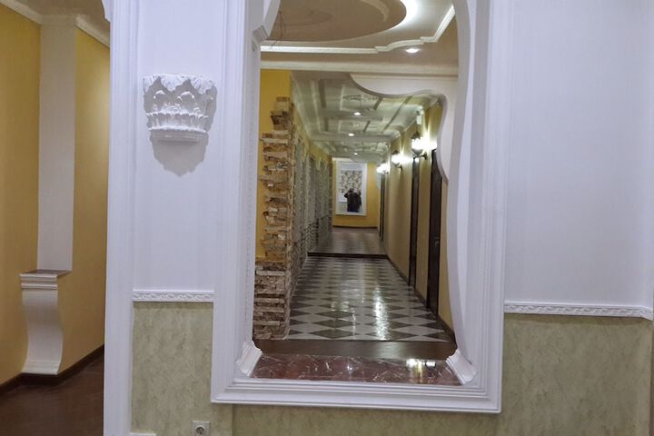 Ballroom/Hall 17 of 35
