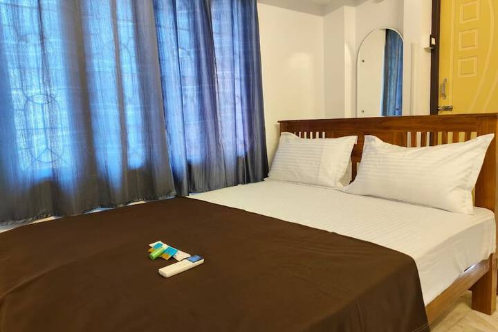 Room 6 of 40