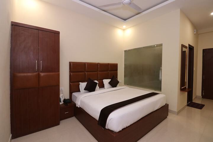 Room 10 of 35