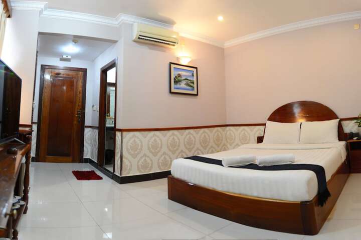 Room 5 of 61