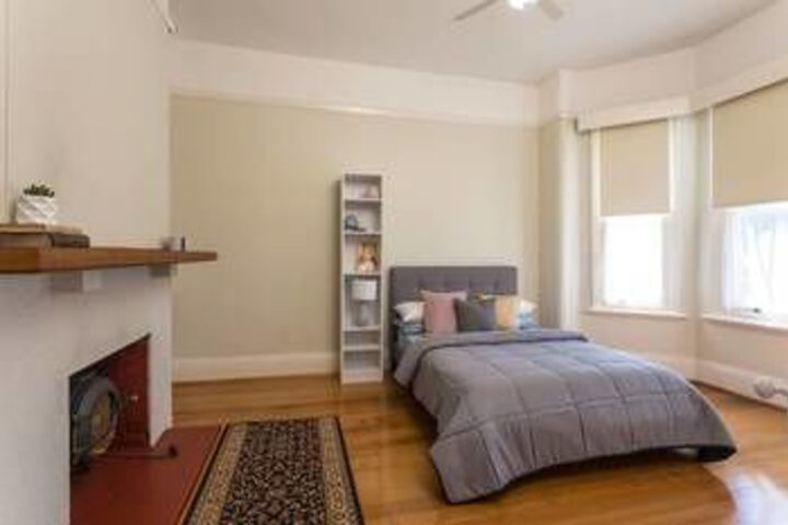 Room 13 of 35