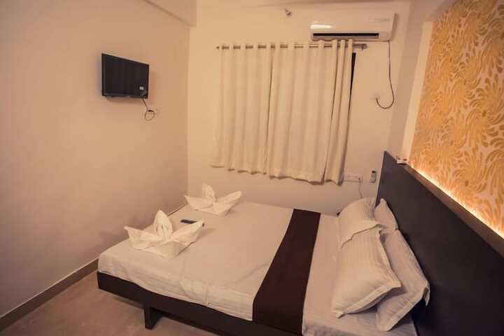 Room 2 of 7