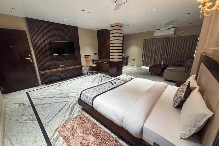 Room 2 of 14