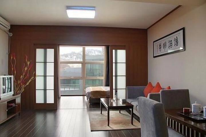 Room 12 of 14