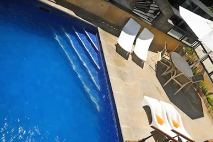 Pools & Facilities