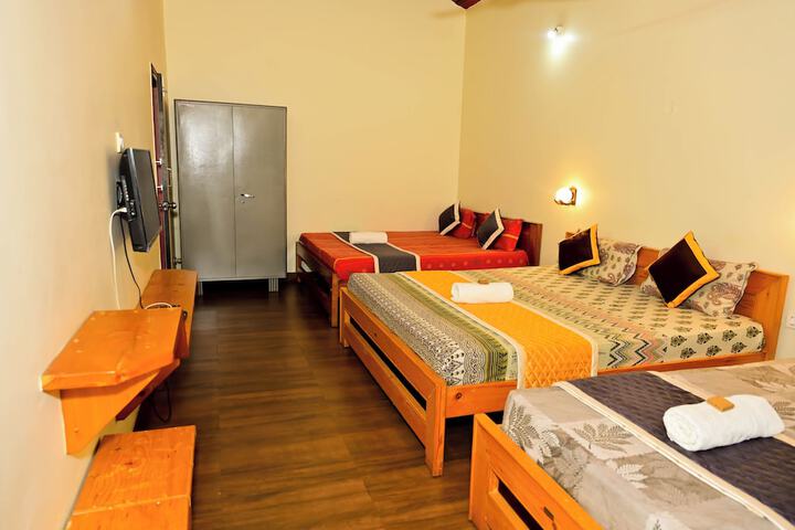Room 42 of 62