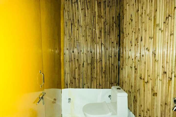 Room 10 of 14