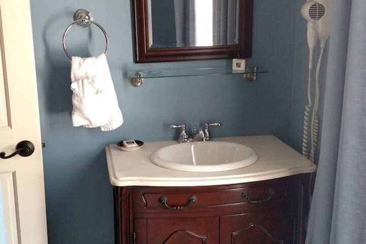 Clean Restrooms