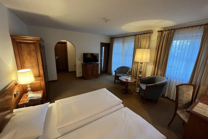 Room 25 of 49