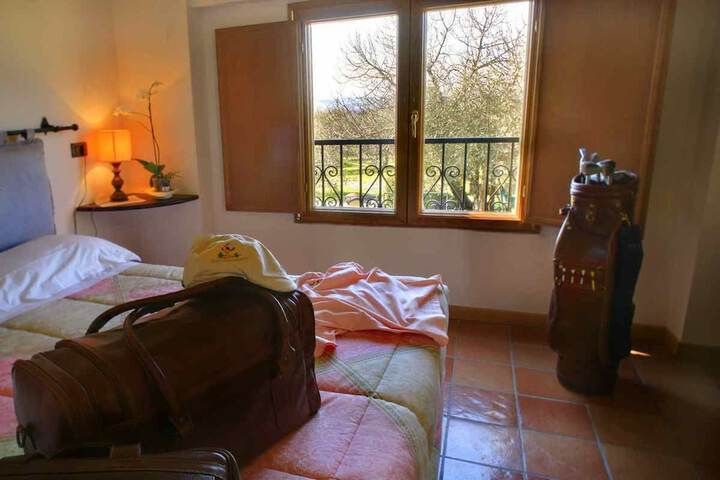 Room 2 of 43