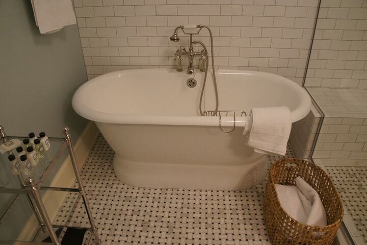 Room 16 of 21