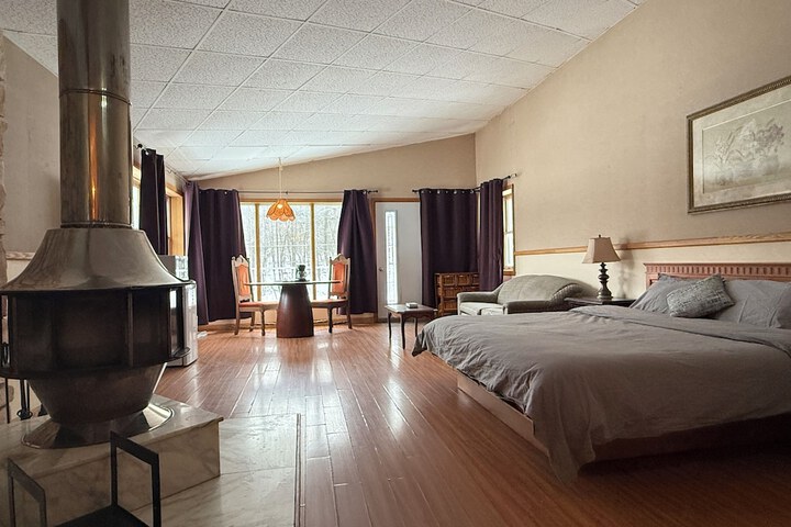 Room 28 of 42