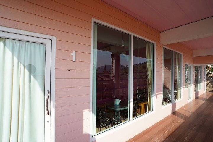 Room 3 of 32