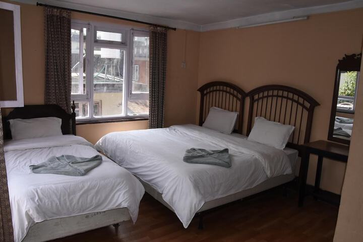 Room 28 of 66
