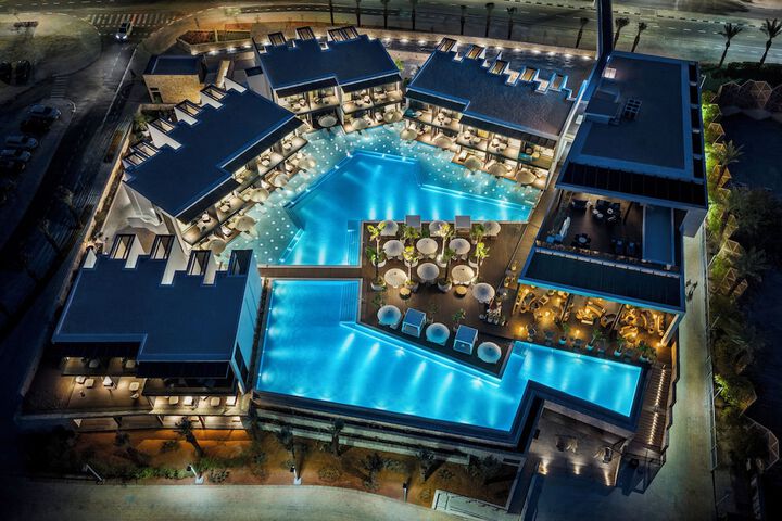 Pool 78 of 105
