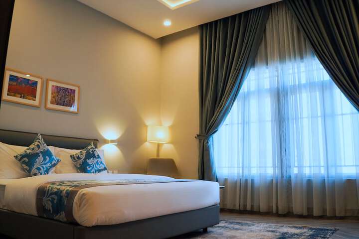 Room 12 of 39