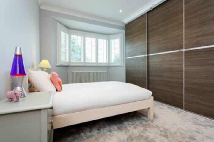 Room 16 of 30