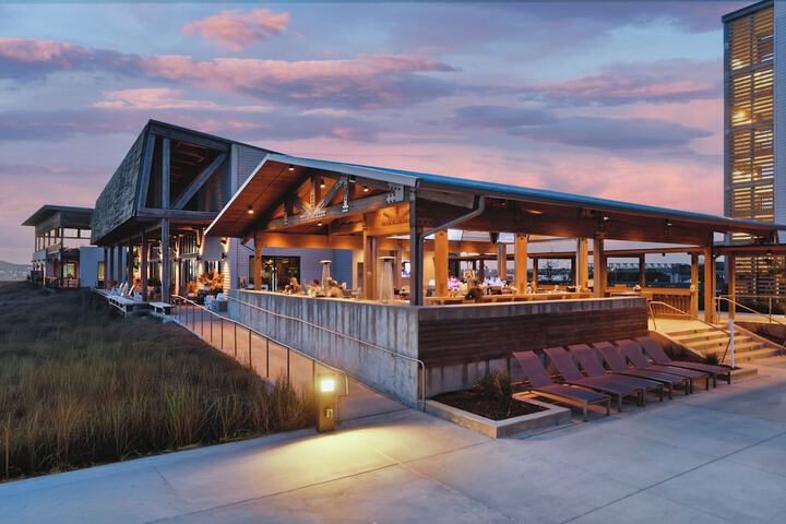 Poolside bar
