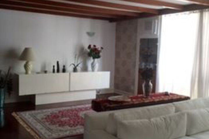 Room 28 of 71