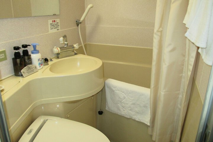 Room 14 of 34