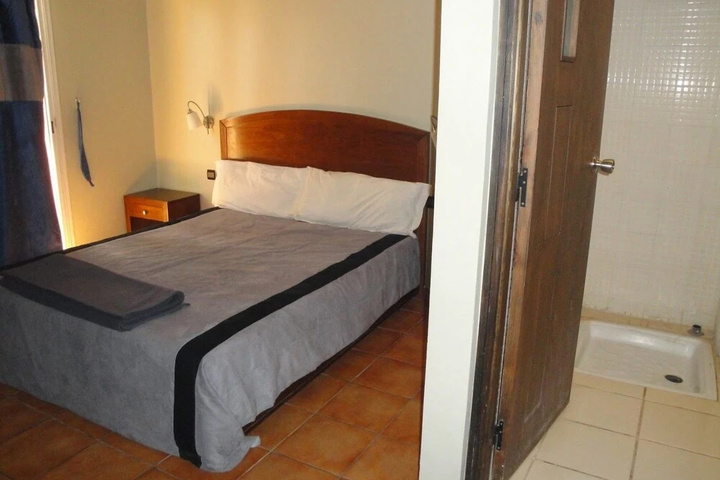Room 7 of 12
