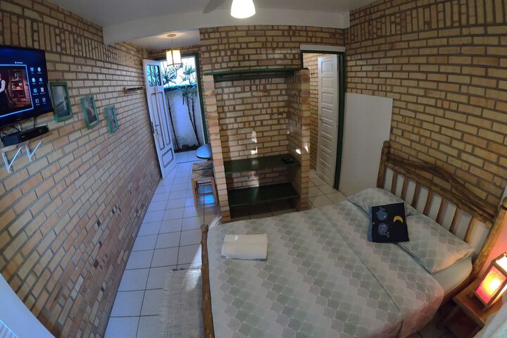 Room 11 of 104