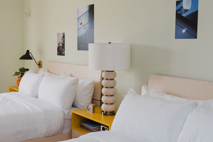 1 Queen Bed (3 of 29)