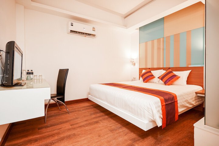 Room 7 of 30