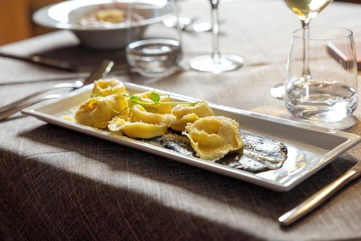 Dining 95 of 154