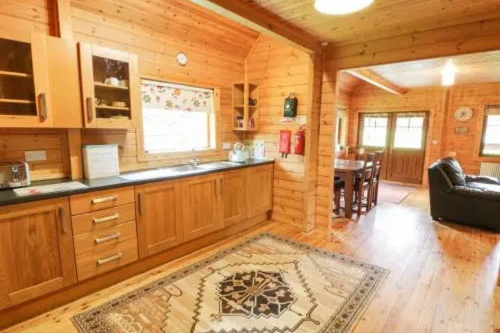 Sunset Lodge 6